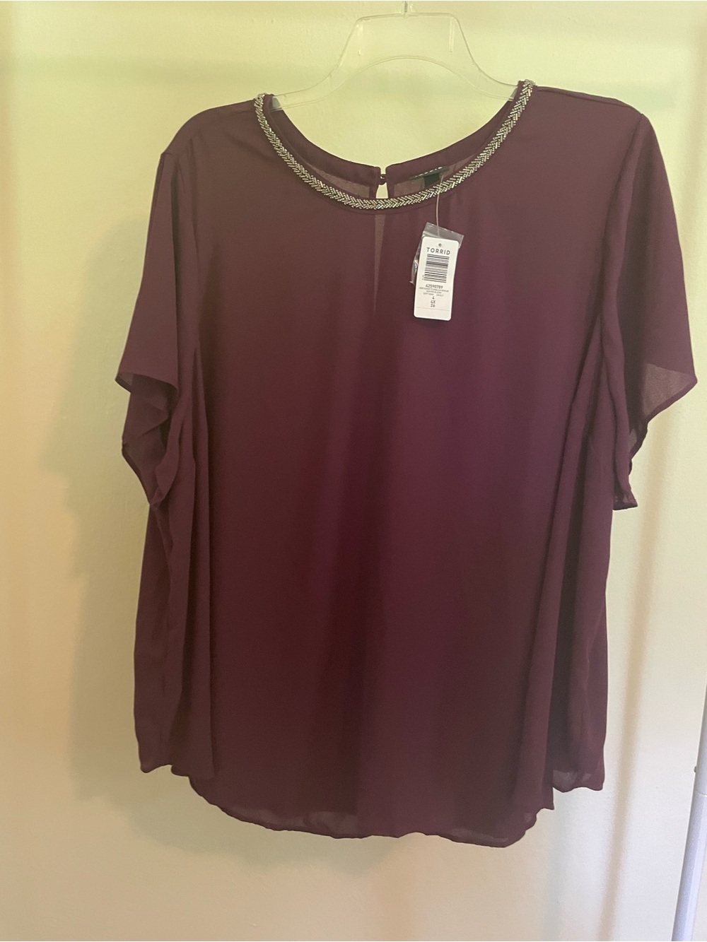 NWT Abbey Georgette Embellished Neckline Blouse. 4X.